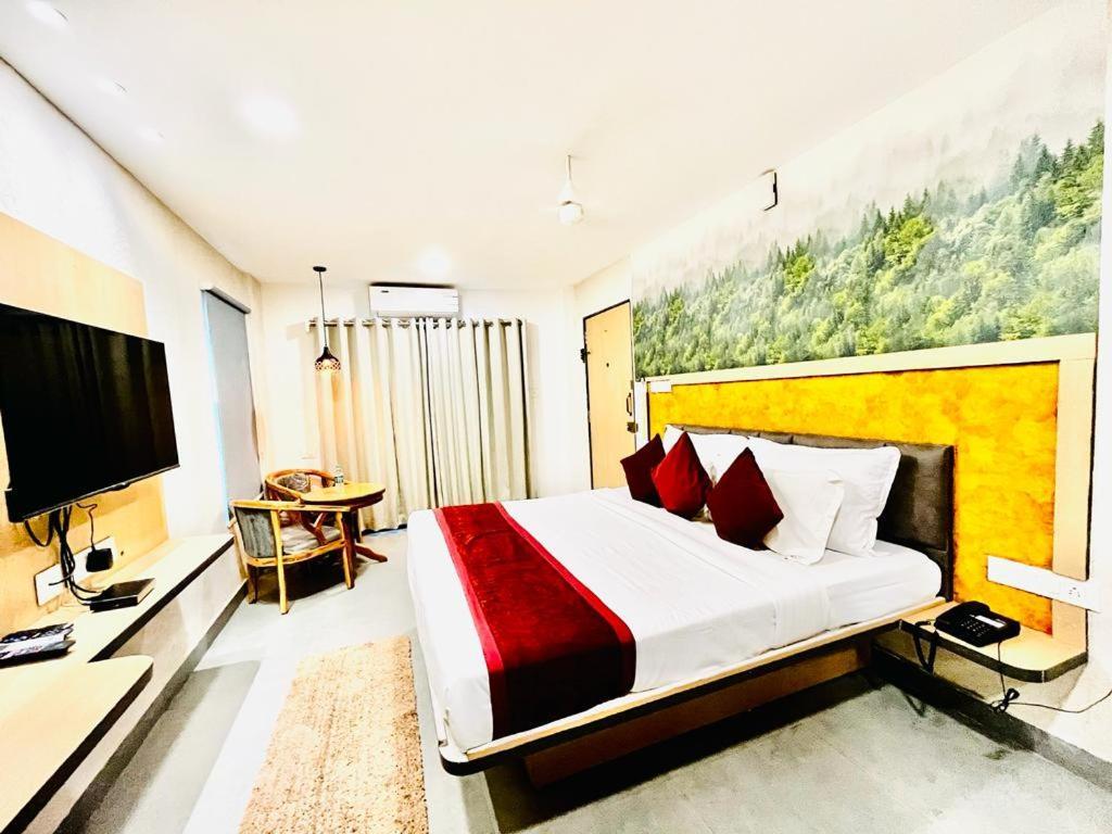 Hotel Lake View Airport Zone Хидерабад Екстериор снимка