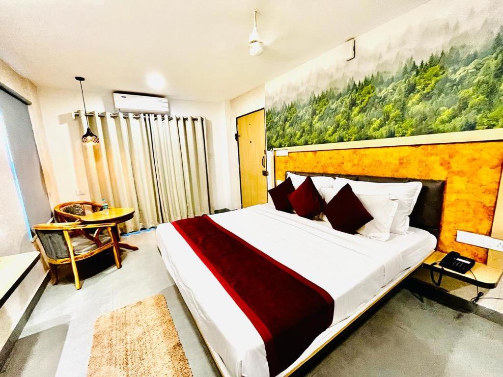 Hotel Lake View Airport Zone Хидерабад Екстериор снимка