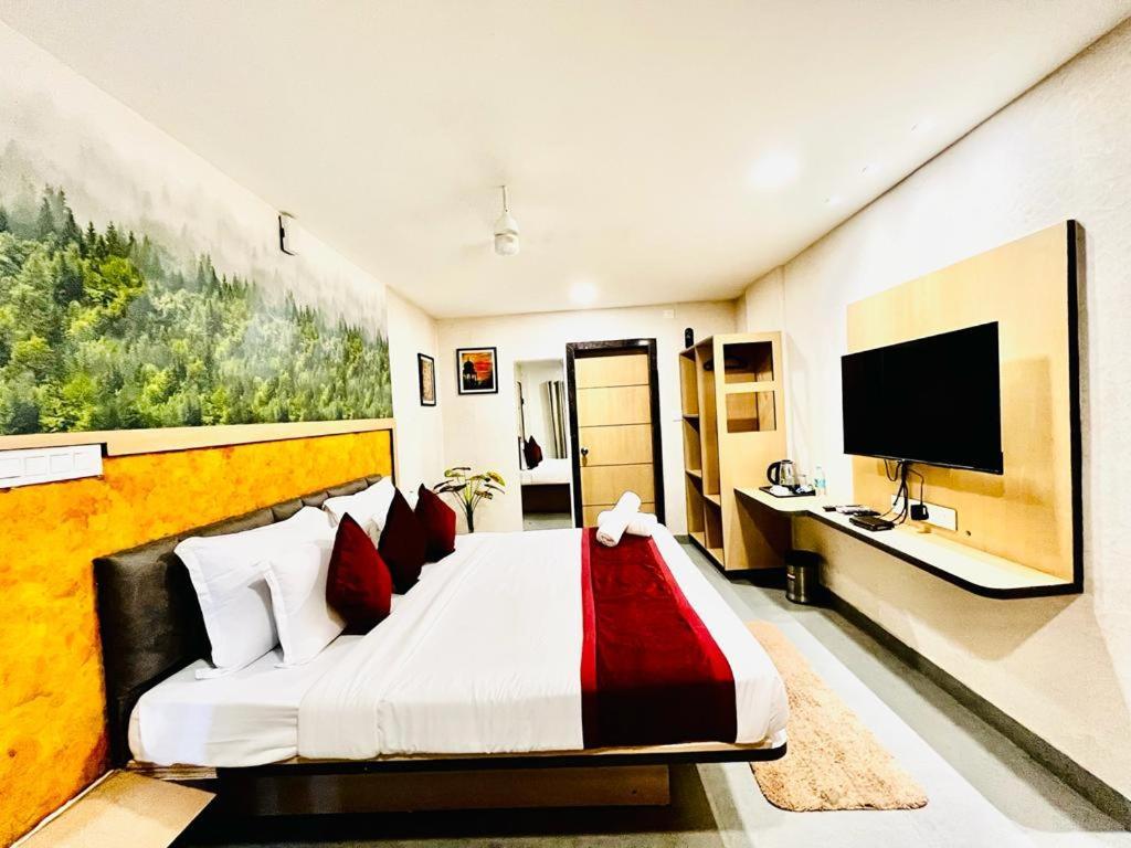 Hotel Lake View Airport Zone Хидерабад Екстериор снимка