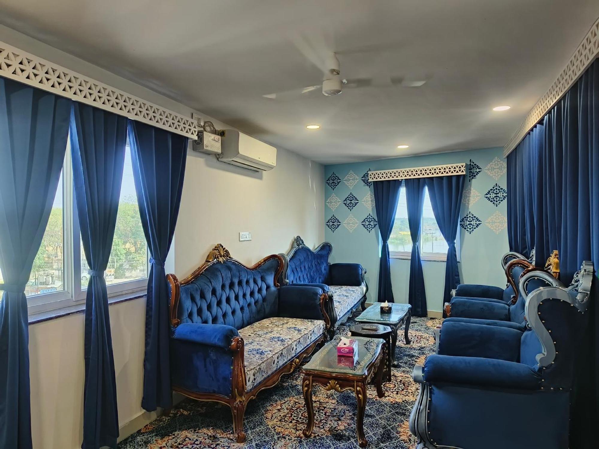 Hotel Lake View Airport Zone Хидерабад Екстериор снимка